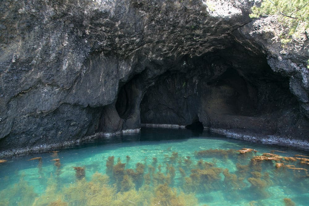 琴浦洞窟(青の洞窟)