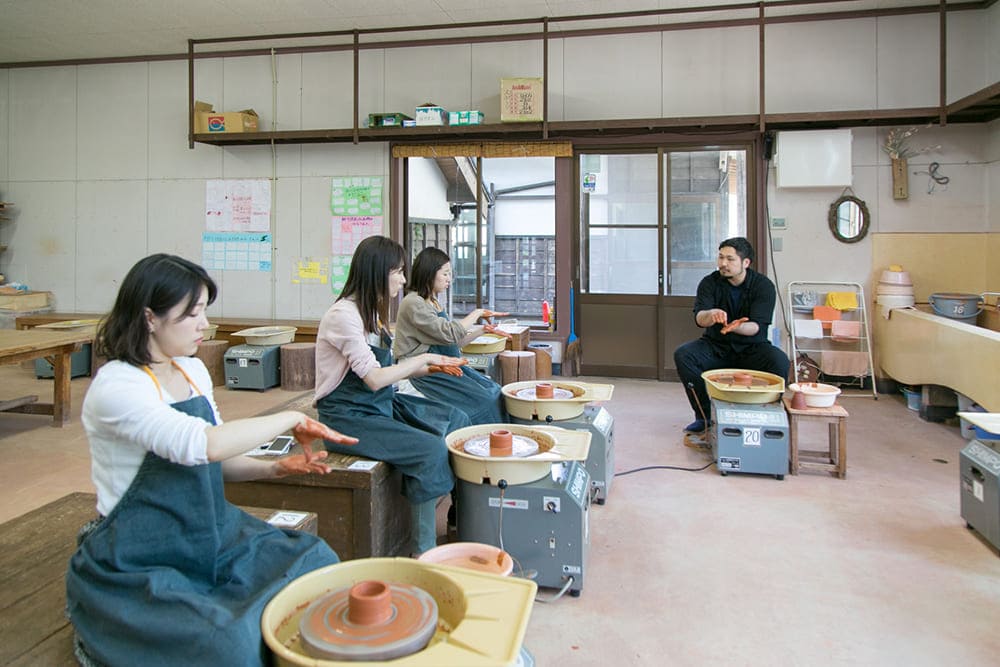 職人さんが実演して教えてくれる