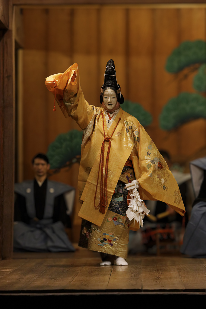 演者　金井雄資/写真©齋藤日出子　表記必須／画像がすべてプロ（無形文化財保持者）なので、原稿ができましたら確認を取る必要がございますので、お送りいただけないでしょう。よろしくお願いいたします。／宮本直樹　MIYAMOTO Naoki／一般社団法人 佐渡観光交流機構 事業本部／miyamoto@visitsado.com／0259-58-7285／佐渡観光ナビ／https://www.visitsado.com